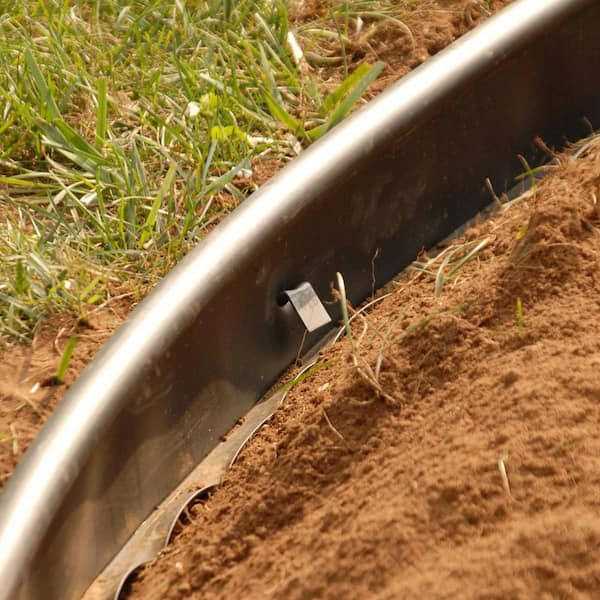 Vigoro 9.5 in. Metal Landscape Stakes - Image 3