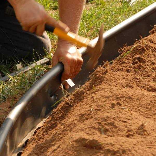 Vigoro 9.5 in. Metal Landscape Stakes - Image 4