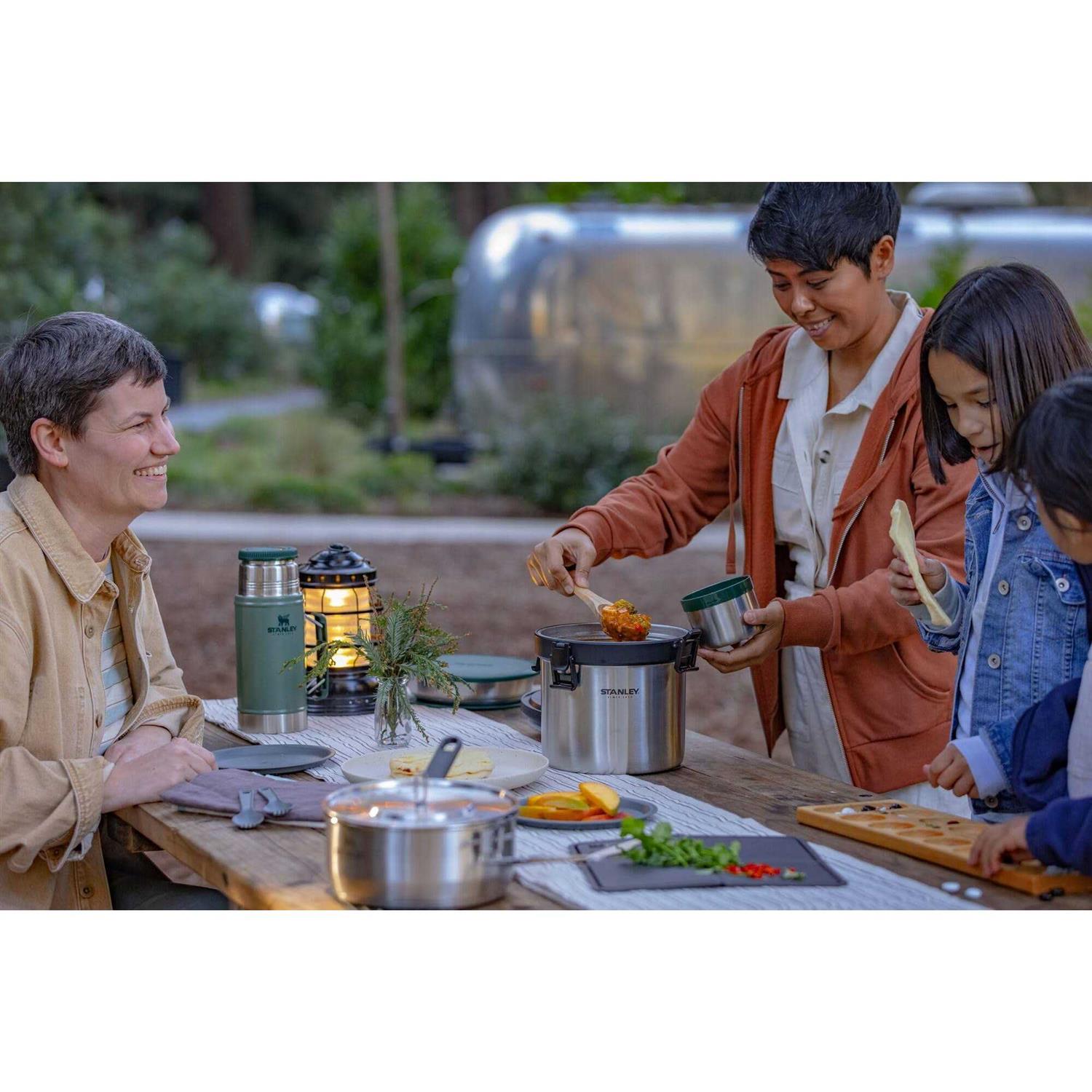 Stanley Adventure Stay Hot Camp Crock - Image 4