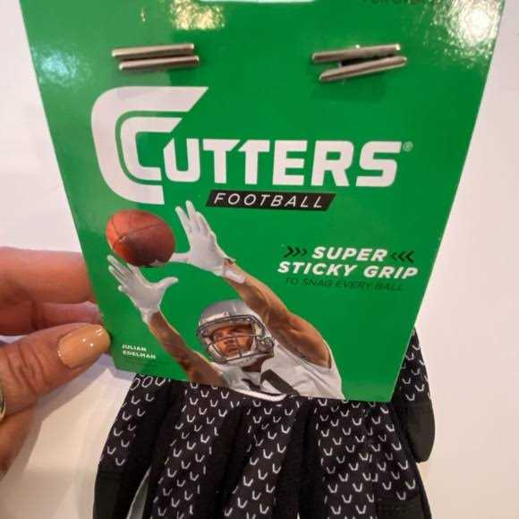 Cutters Game Day Receiver Gloves - Image 5