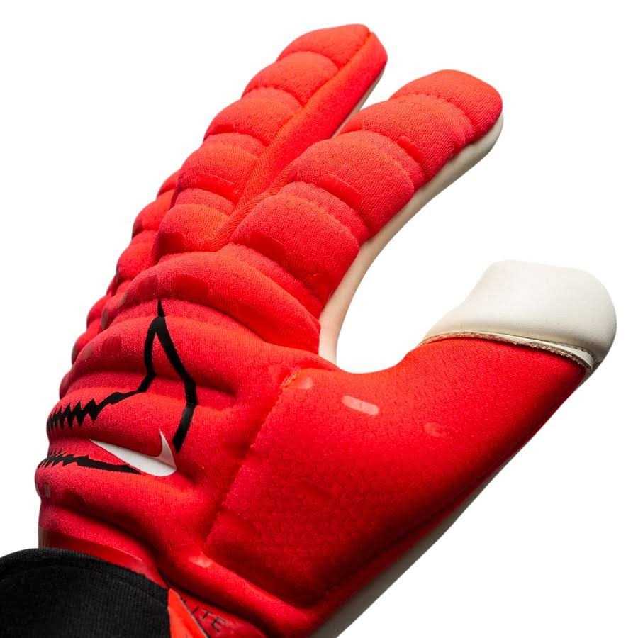 Nike Phantom Elite Goalkeeper Gloves - Image 3