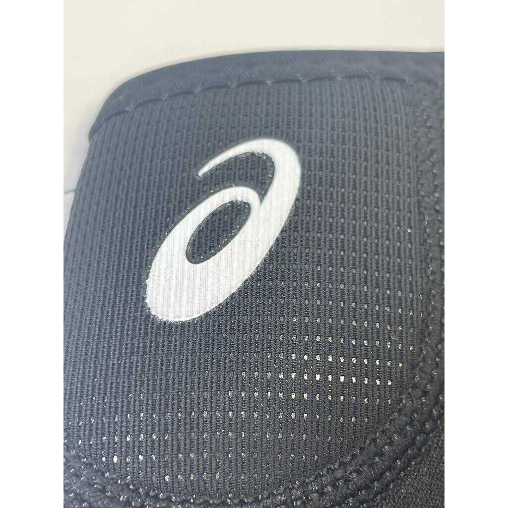 Asics Snap Down Sleeve Knee Pads - Image 4