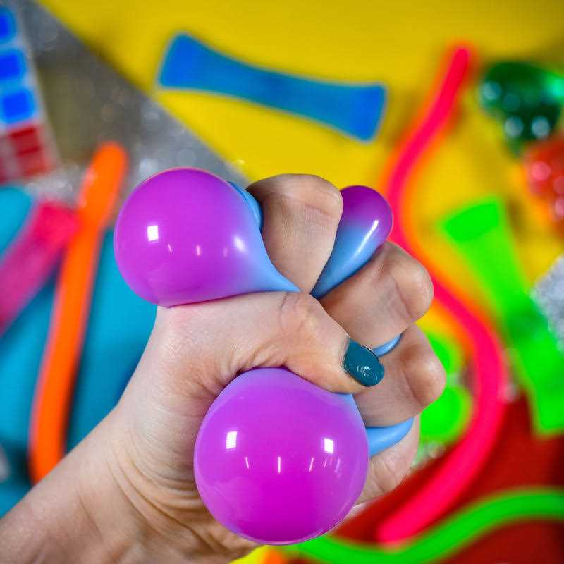 Giggle Zone 24 Piece Fidget Box Novelty Toys with Storage Container-Series 2 - Image 5