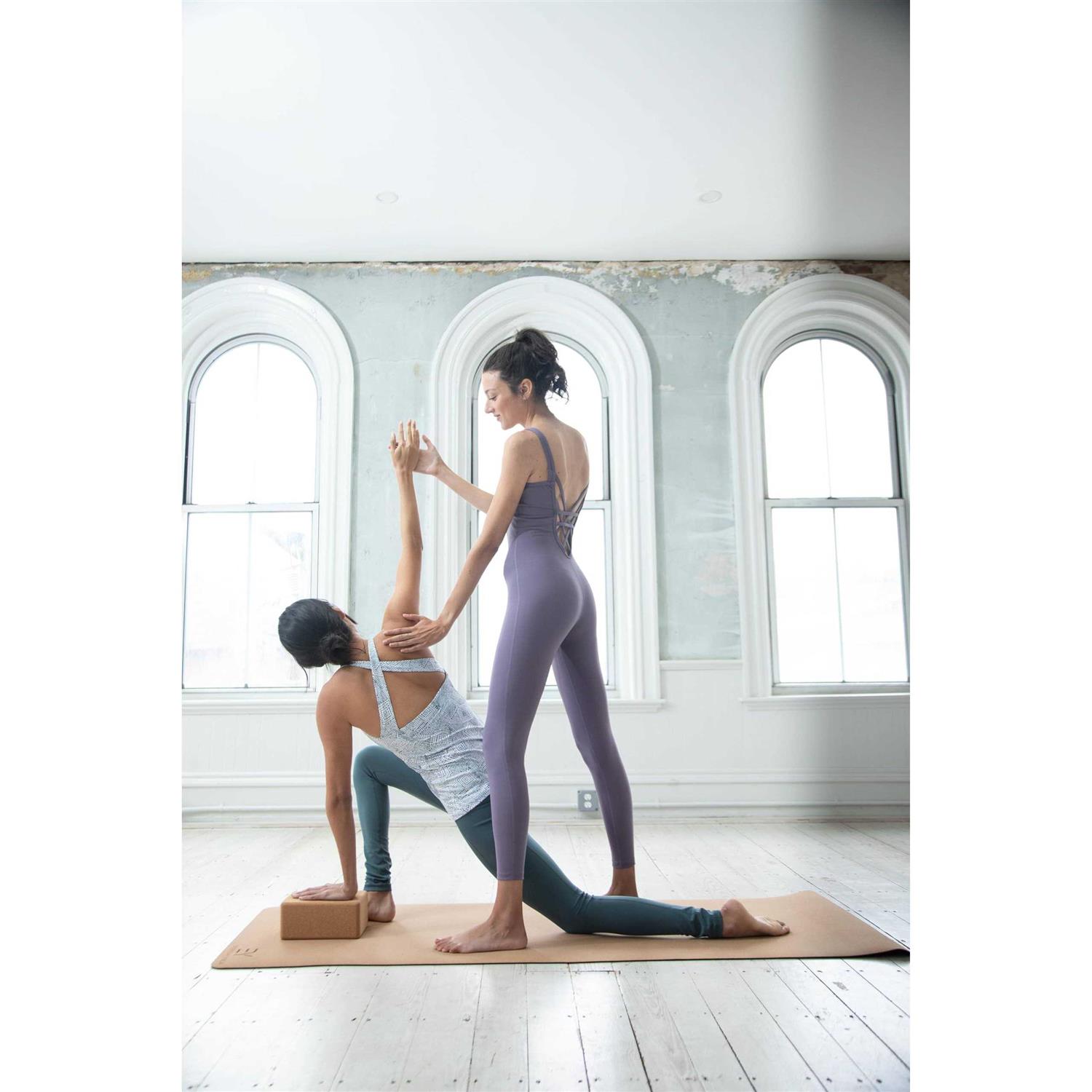 Everyday Yoga Cork Mat 72 x 26 Inch 5mm Natural with Rubber - Image 5