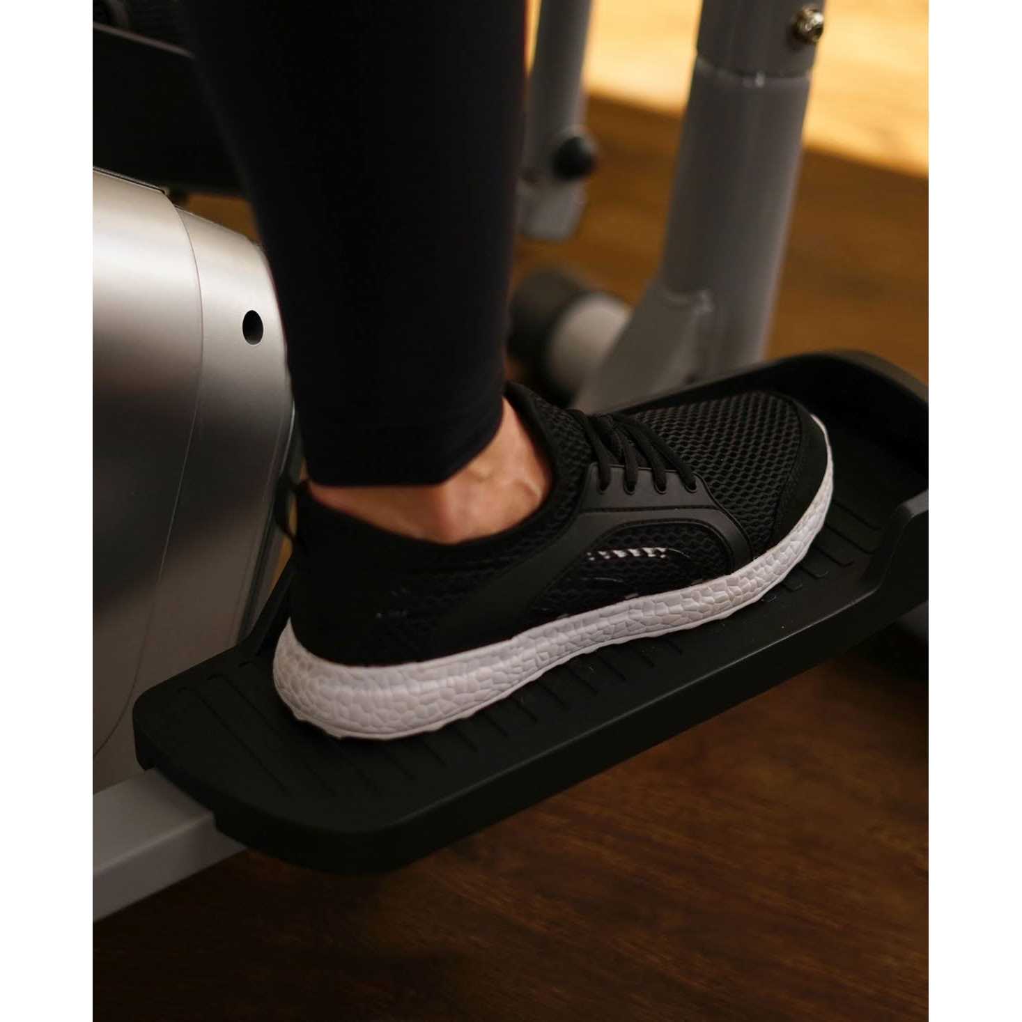 Sunny Health & Fitness SF-E3607 Standard Elliptical Trainer - Image 4